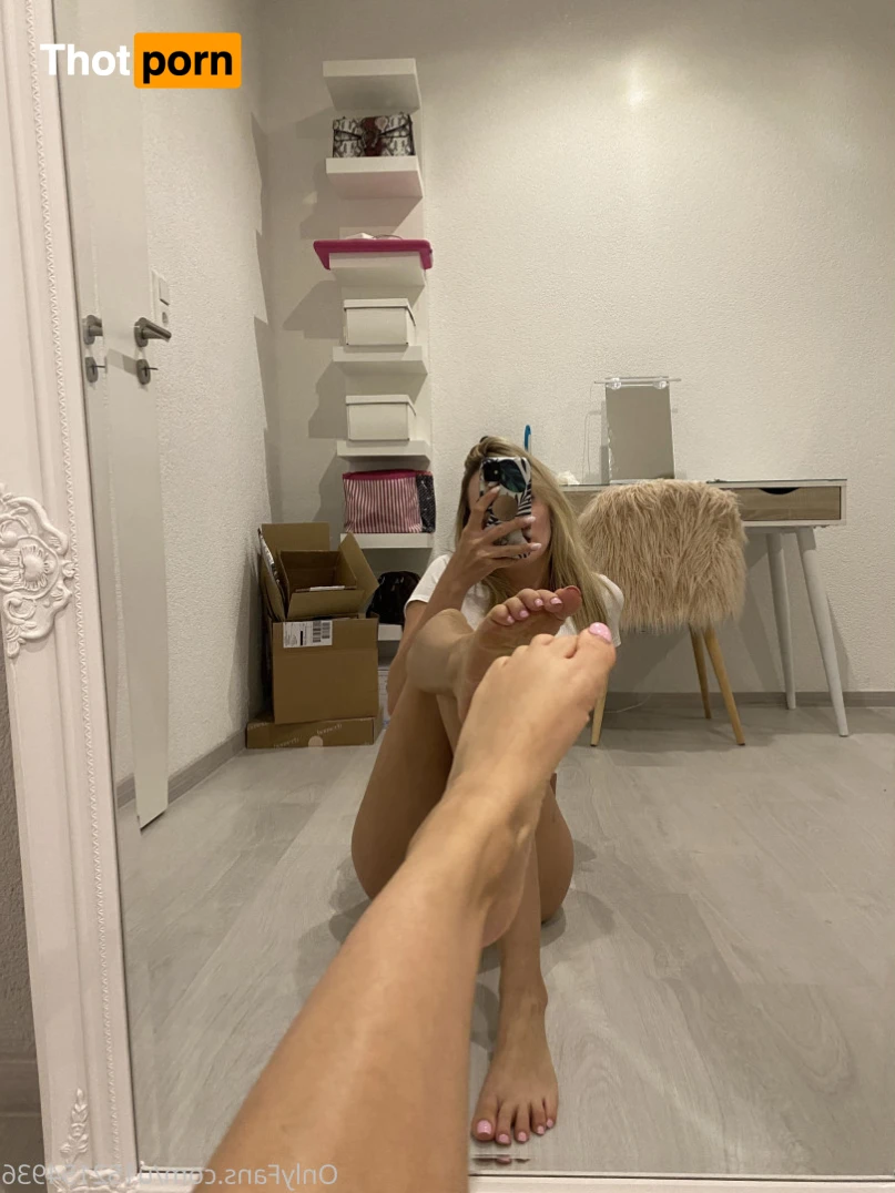 Anna’s VIP 16059055