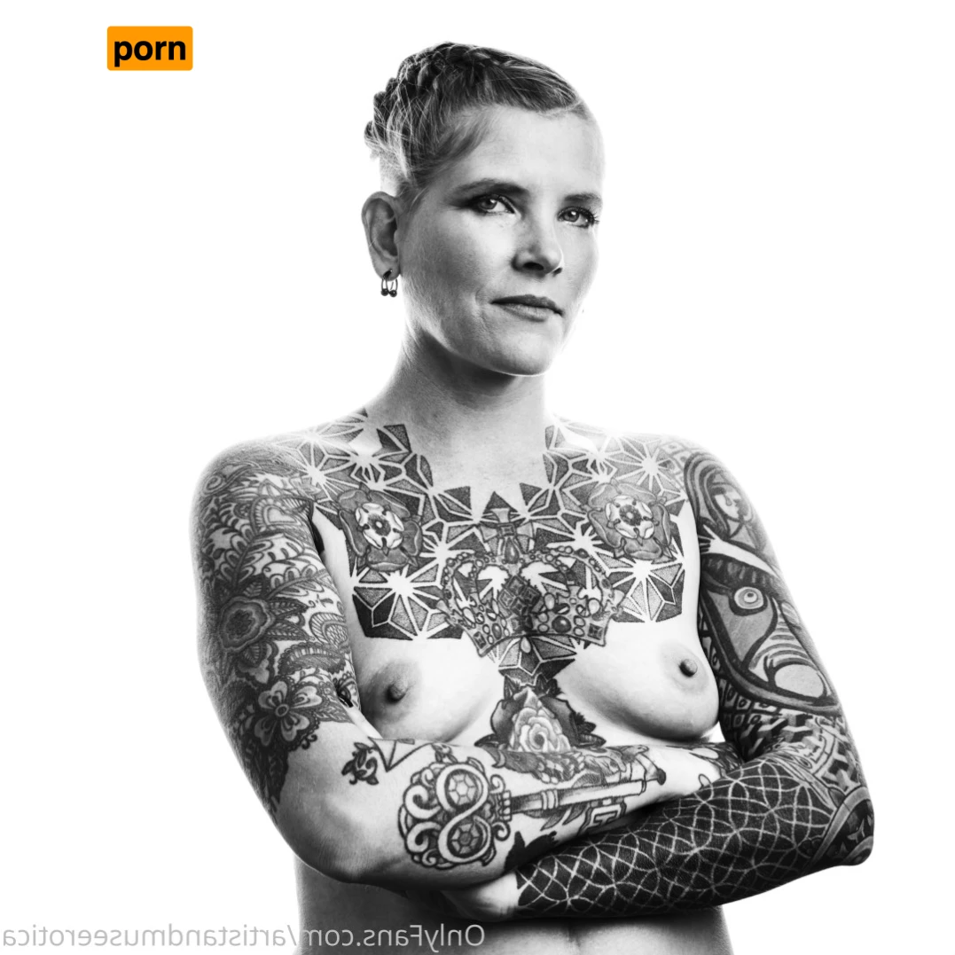 Artist &amp; Muse 9407448