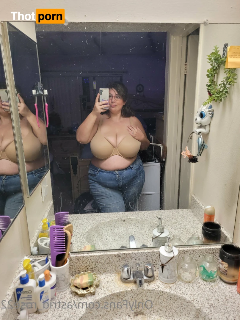 Astrid Rose 14648980