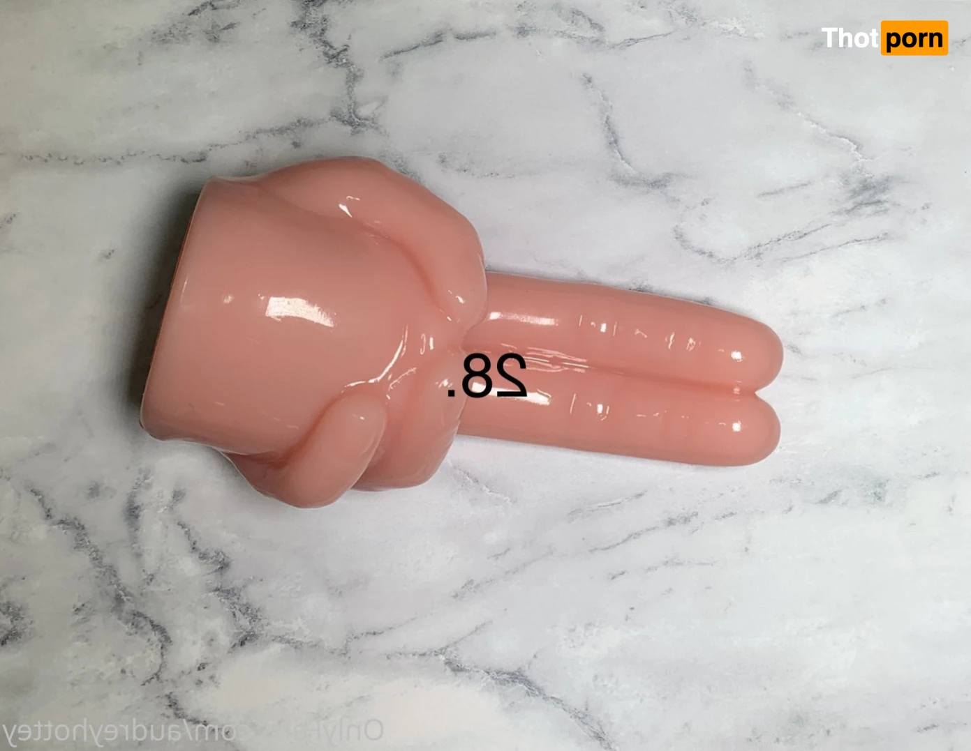 Audrey Foxx 14629083