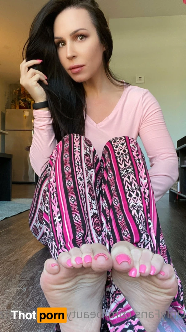 Beautyandherfeetz 14847090