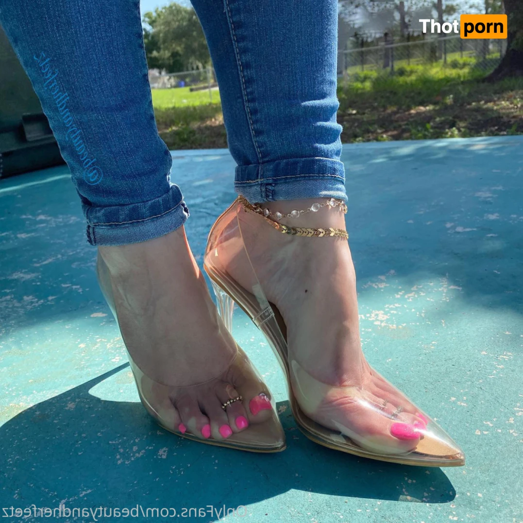 Beautyandherfeetz 14847673