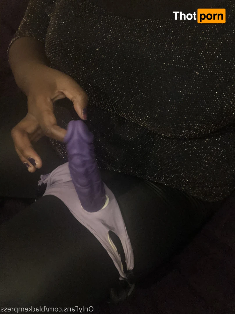 Black Empress 15355823