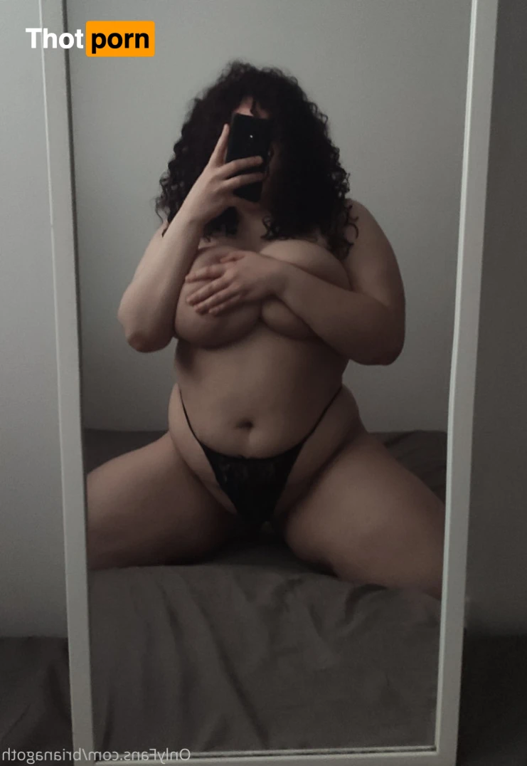 Briana 🦇 11406021