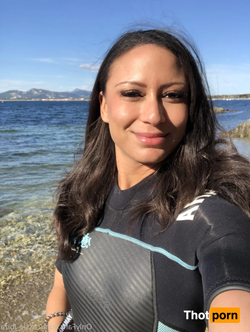 Cassie Del Isla 9825871