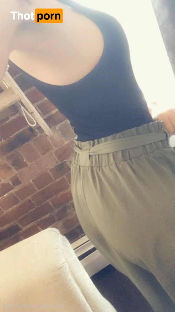 Chloe Night 15261570