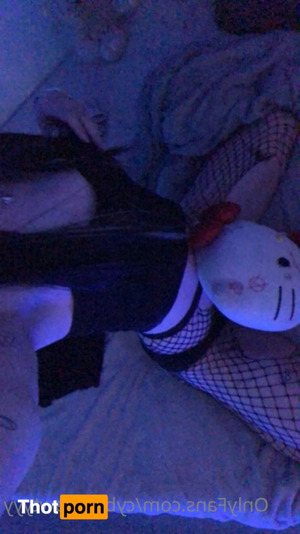 cybershawty 16300135