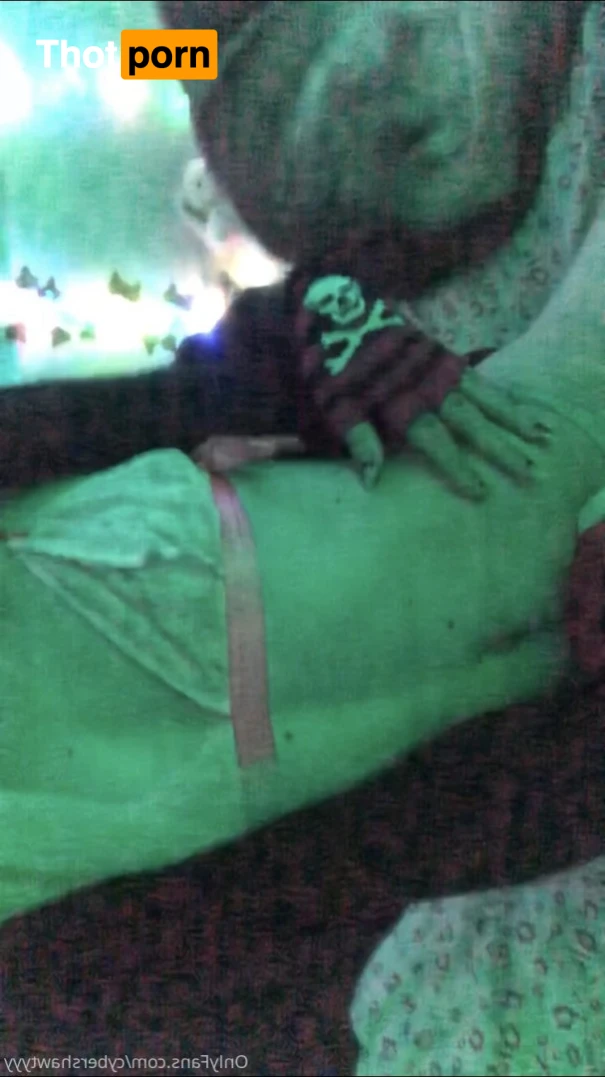 cybershawty 16300225