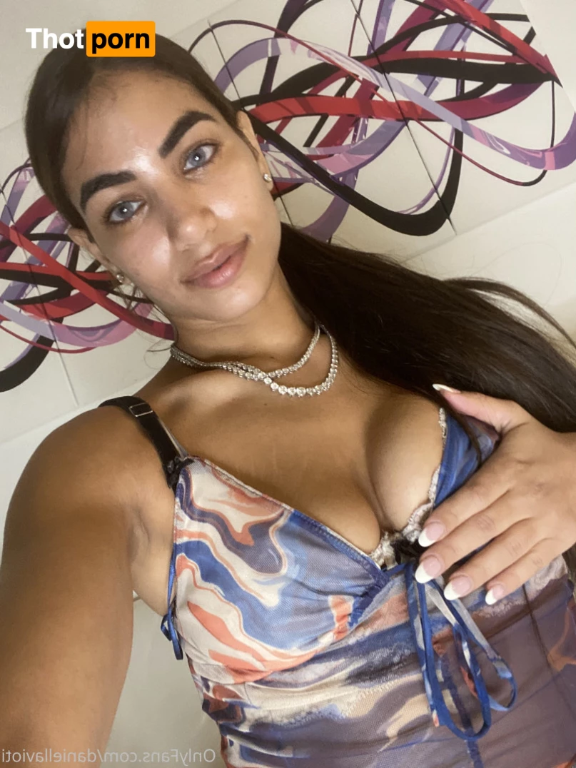 Petite middle eastern babe💖 9188371