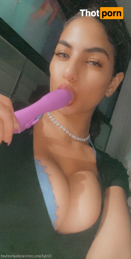 Petite middle eastern babe💖 9719100