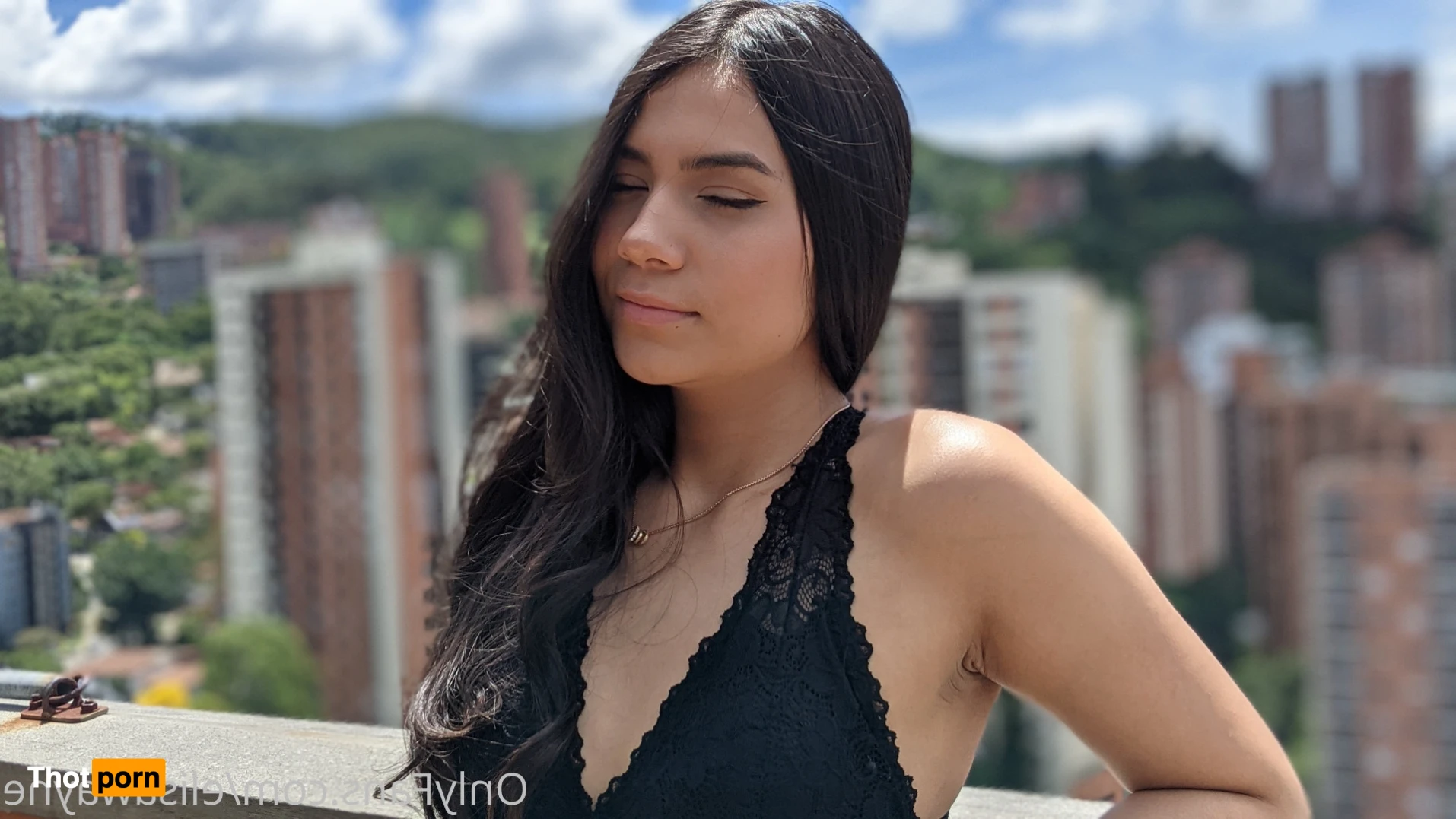 Queen 😈 Elissa 16526003