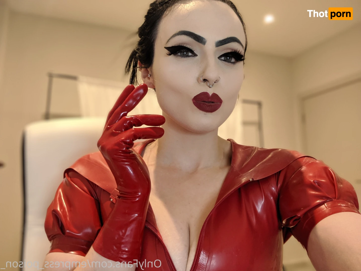 Empress Poison 16464627