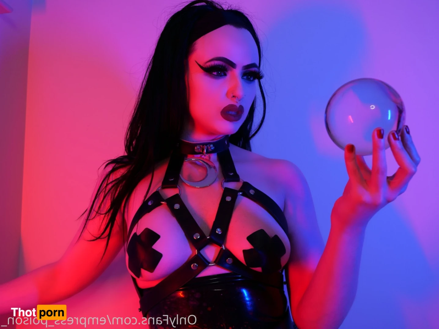 Empress Poison 16464720