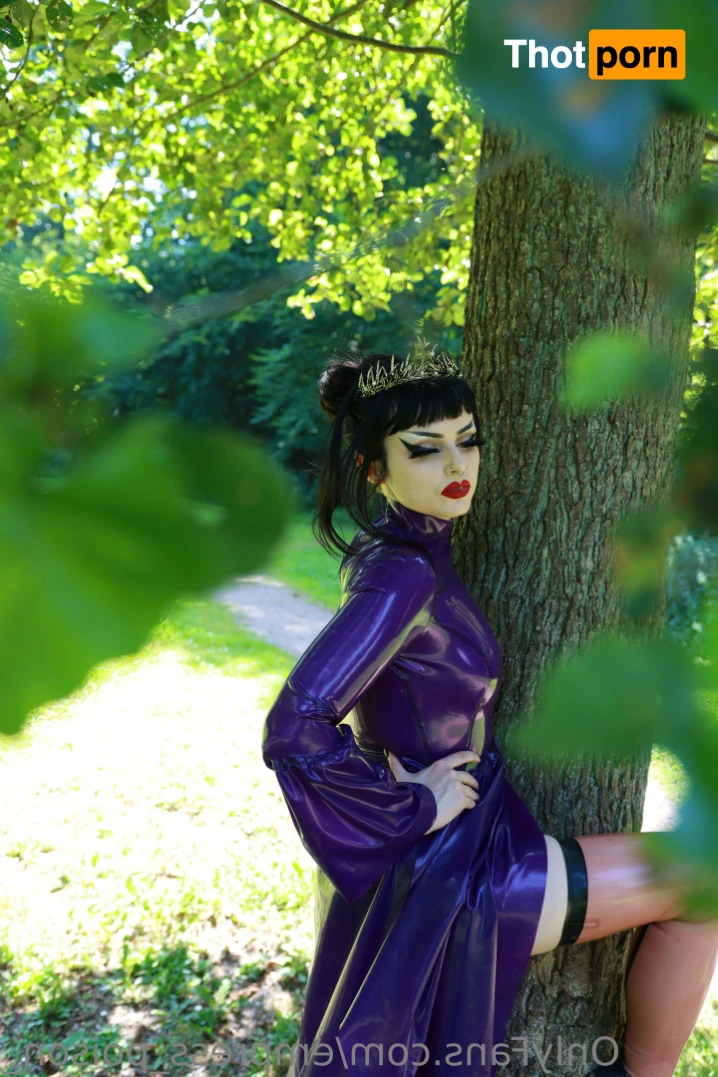 Empress Poison 16464793