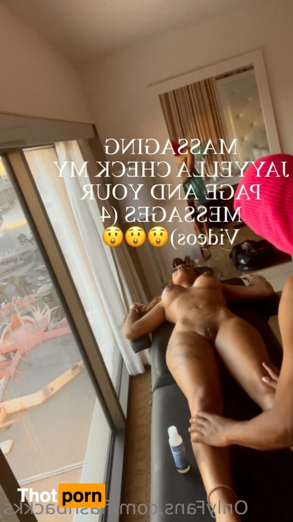 Flashbackks 15923479