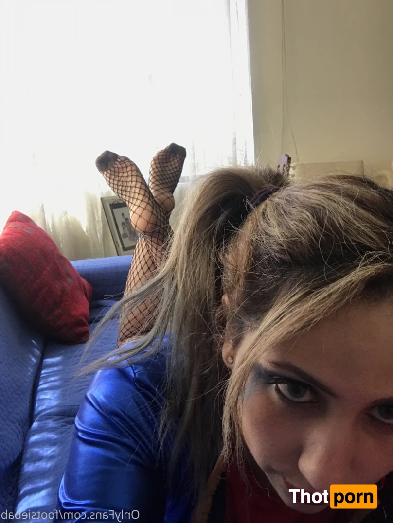 Gia’s feet 12505014