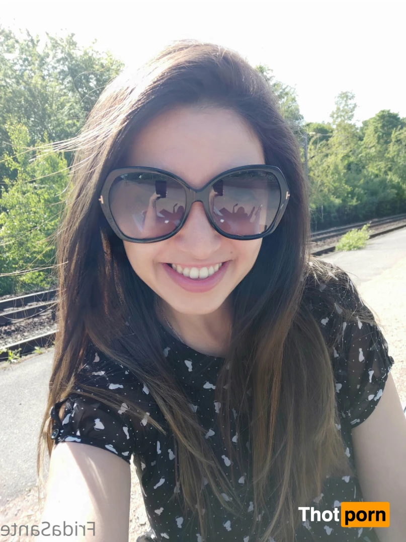 Frida Sante 12412385