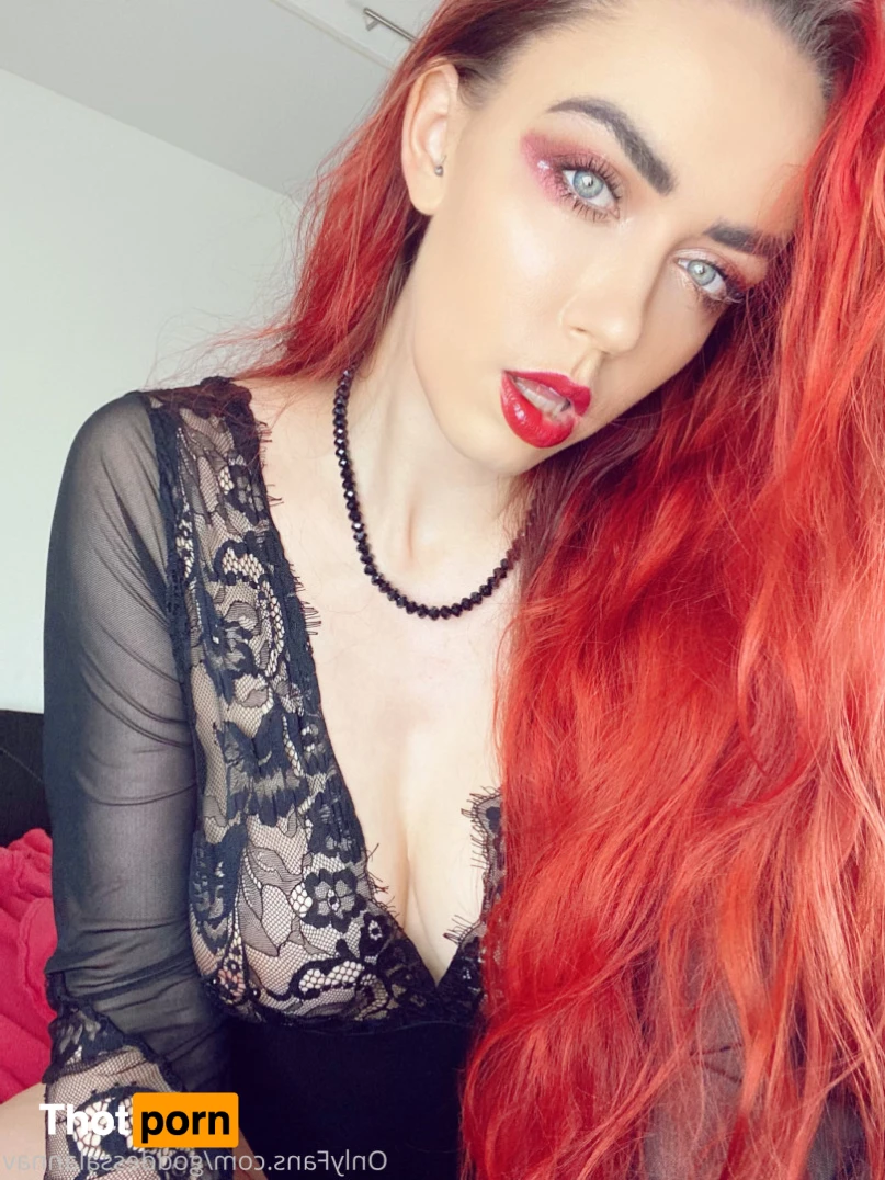 Worship Mommy 🖤🥰💋 15762125