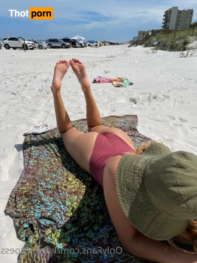 Linzi Little 7879400