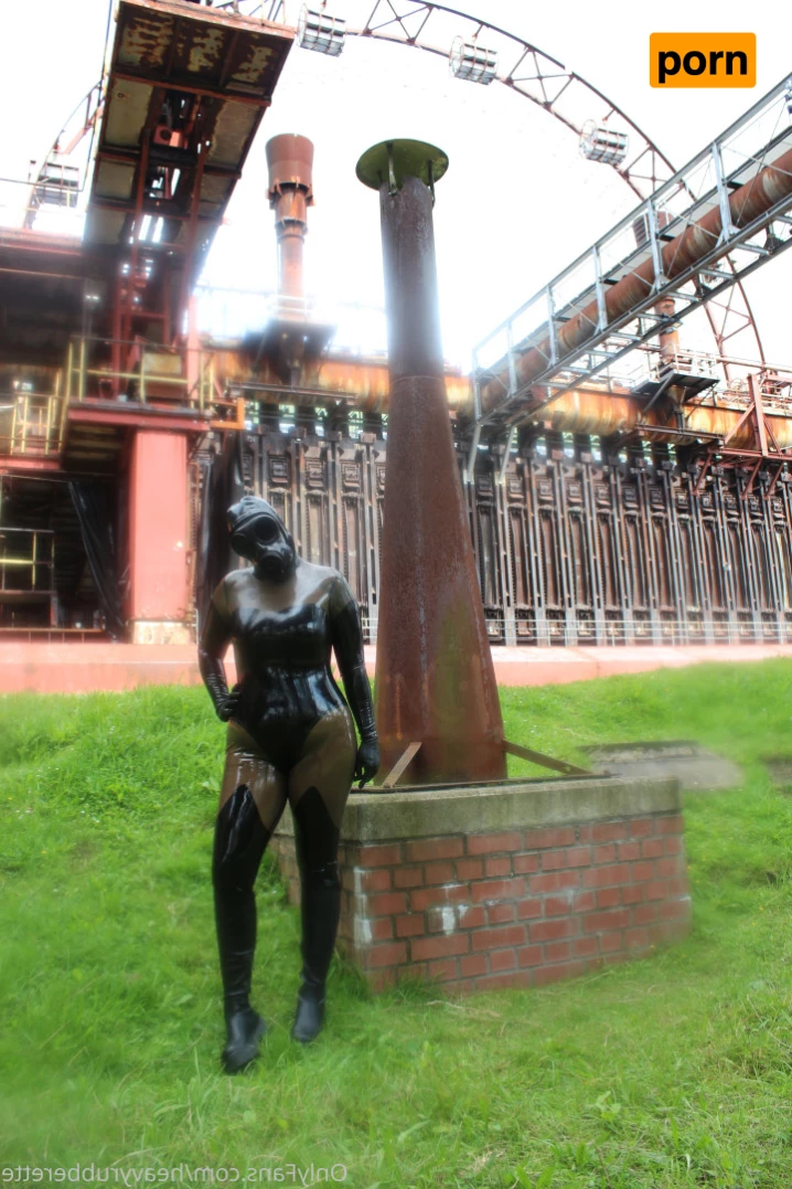 heavyrubberette 9825771