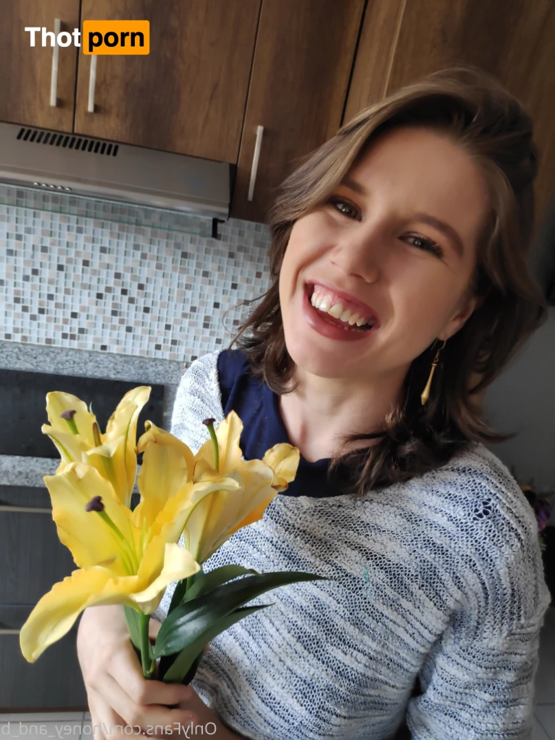 Honey and B 16316946