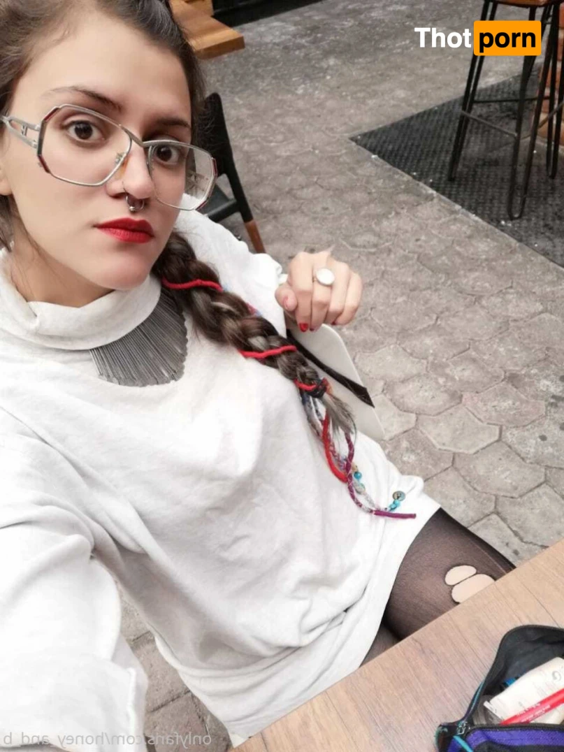 Honey and B 16344985