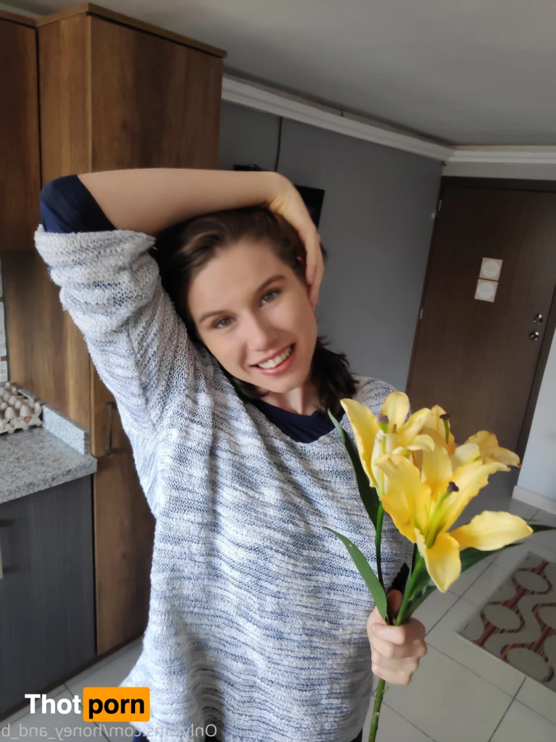 Honey and B 16354321