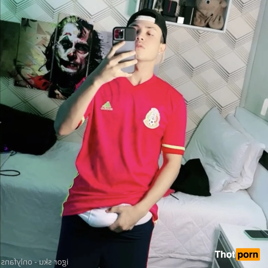 Igor Ferguson 15650063