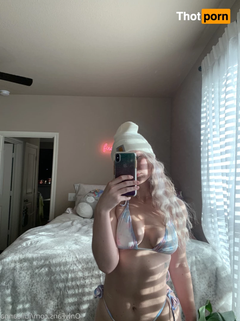 Julie Anna 🦄 7882472