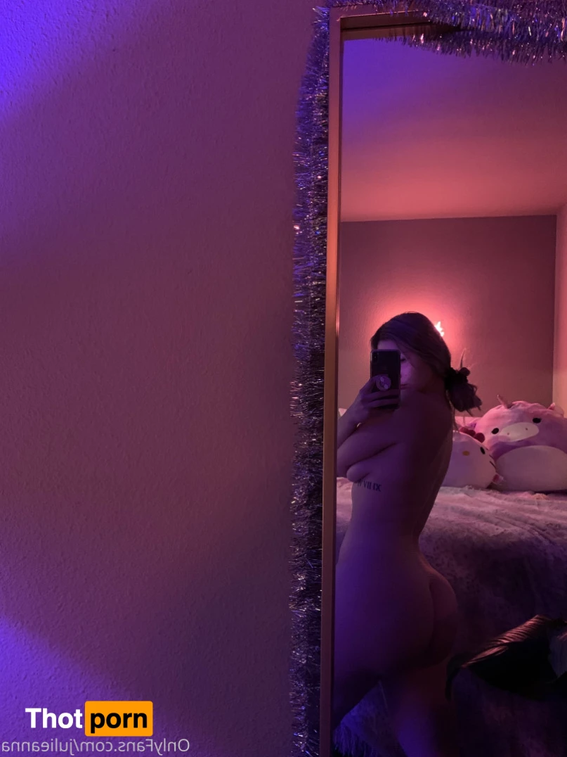 Julie Anna 🦄 7882626