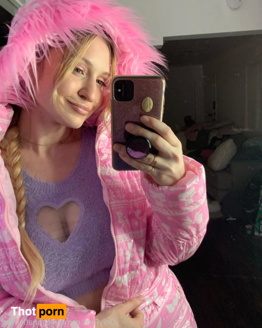 Julie Anna 🦄 7882860