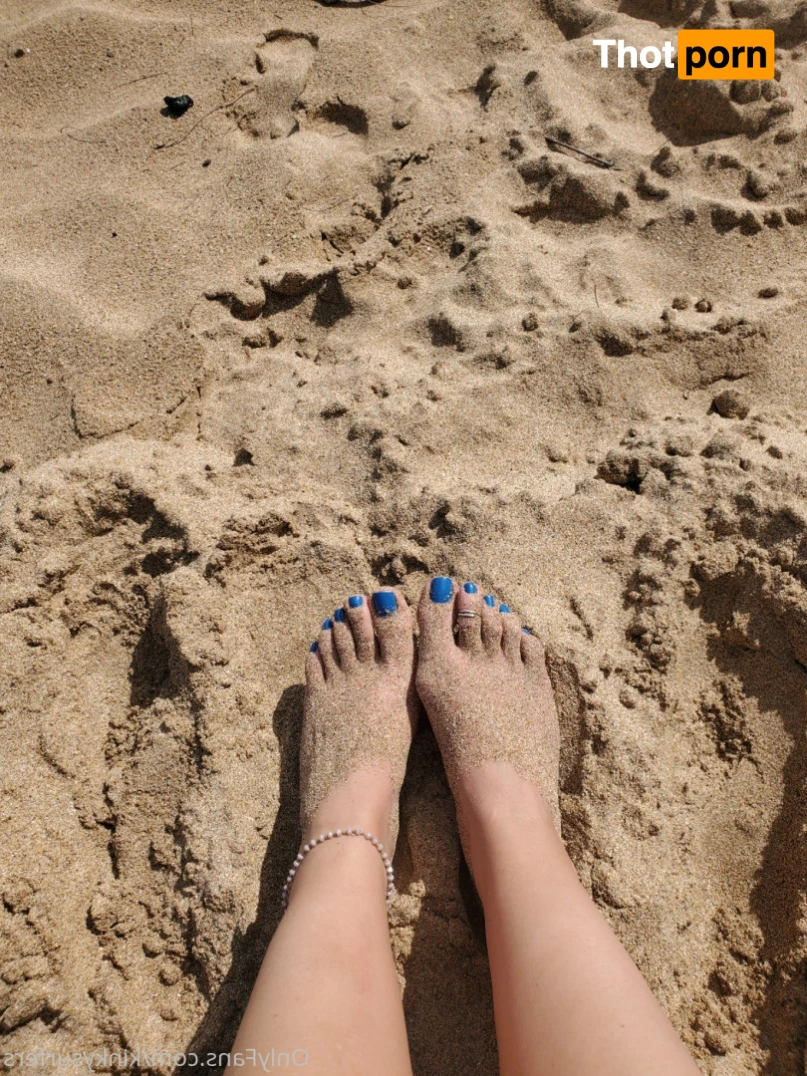 kinkysurfers 14386557