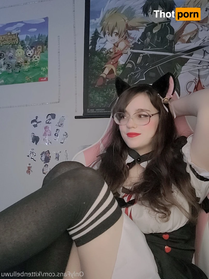 Kittenbelluwu🌸 16112887