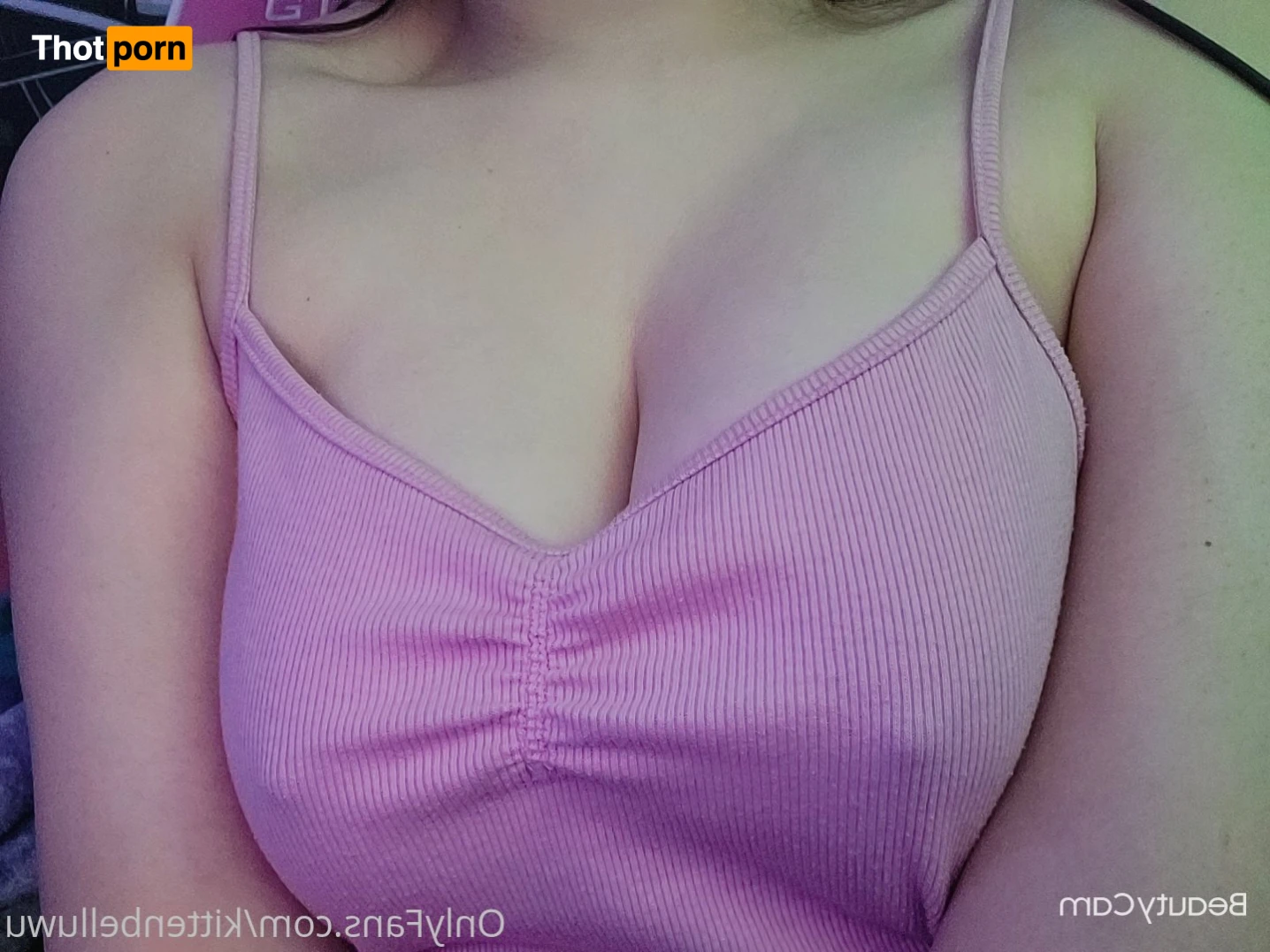 Kittenbelluwu🌸 16118360