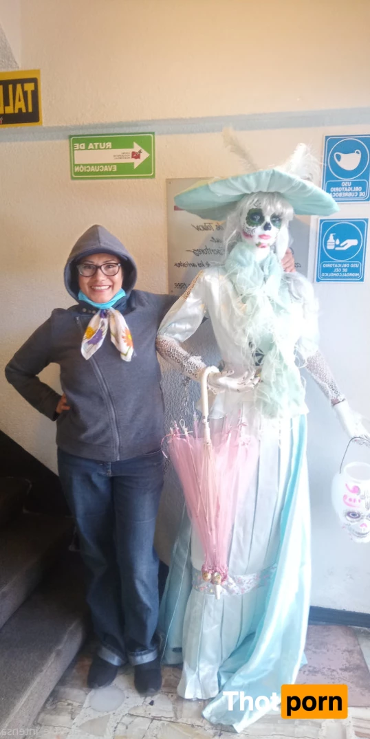 LA SEÑORA DE LAS CUATRO DÉCADAS 8973949