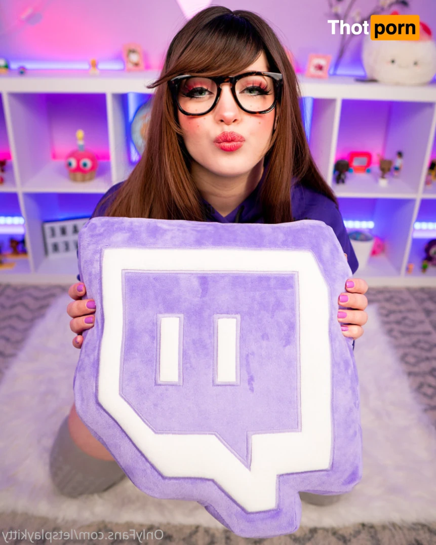 LetsPlayKitty 16241347