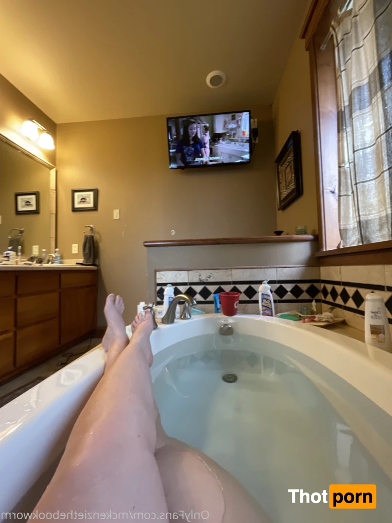 McKenzie Low 12394614