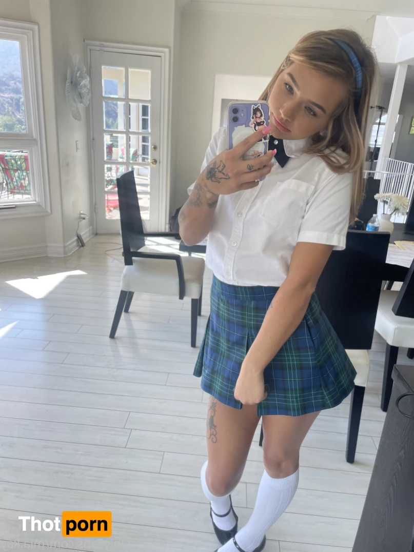 Mia Kay 👑 9279078