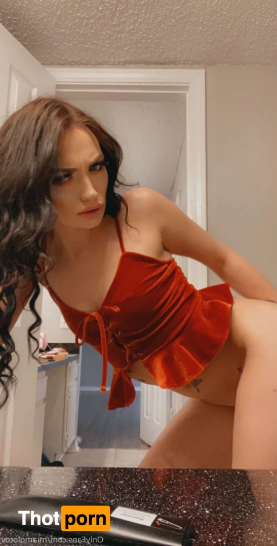 Mia Molotov 15256043