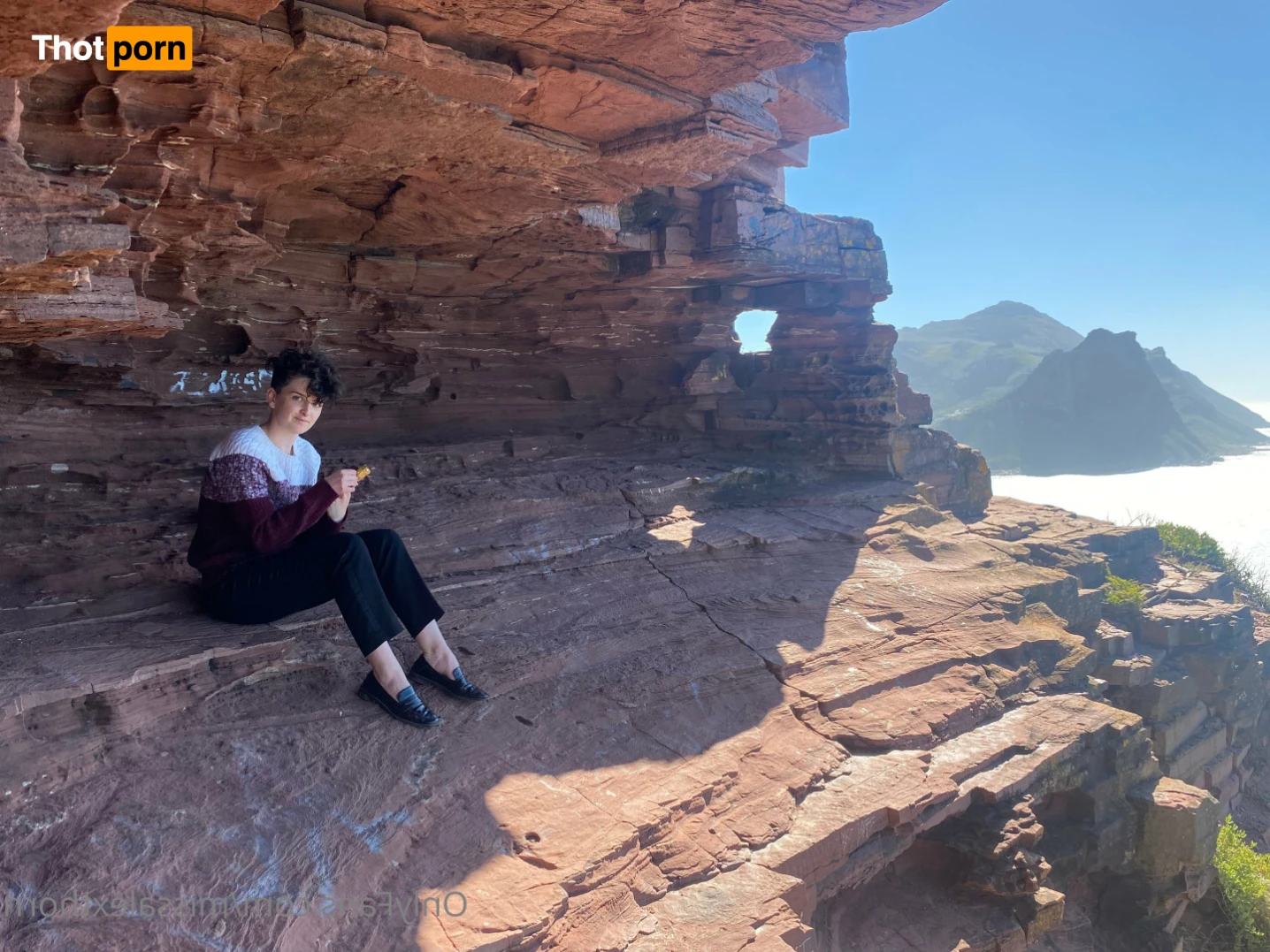 Alexandra Thorn 13332937