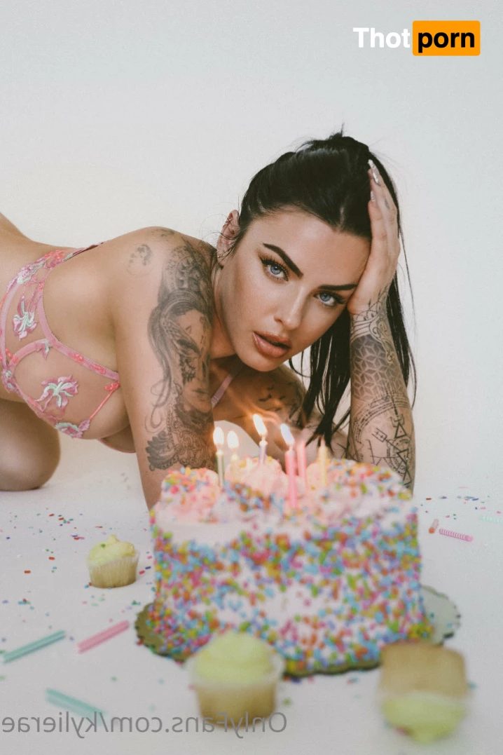 🦋 K Y L I E   R Δ E   H A L L 🦋 6815118