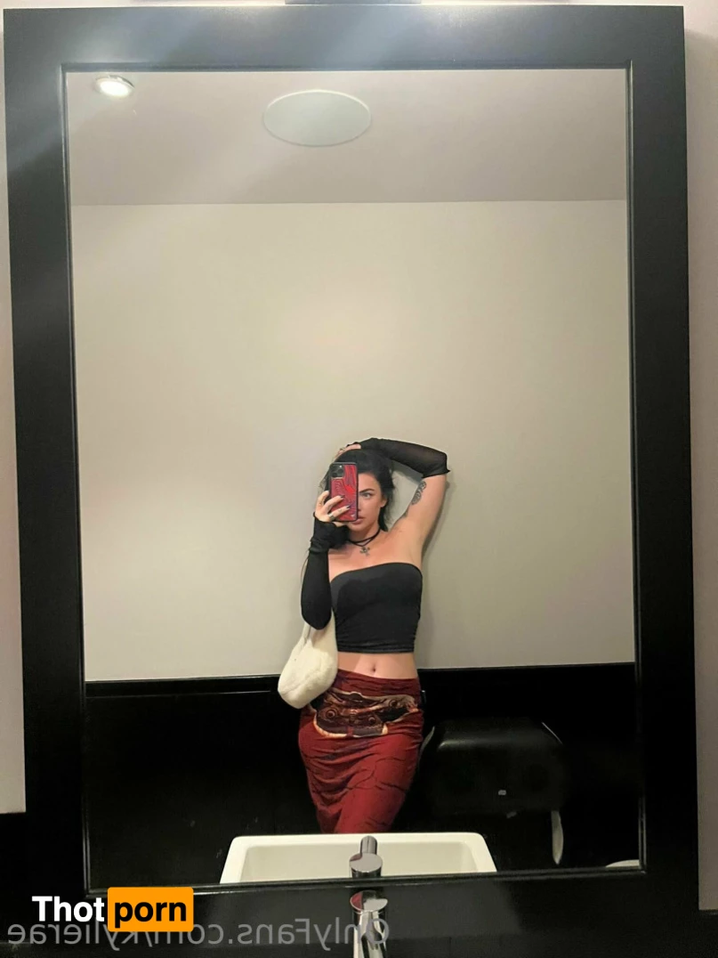 🦋 K Y L I E   R Δ E   H A L L 🦋 6815152