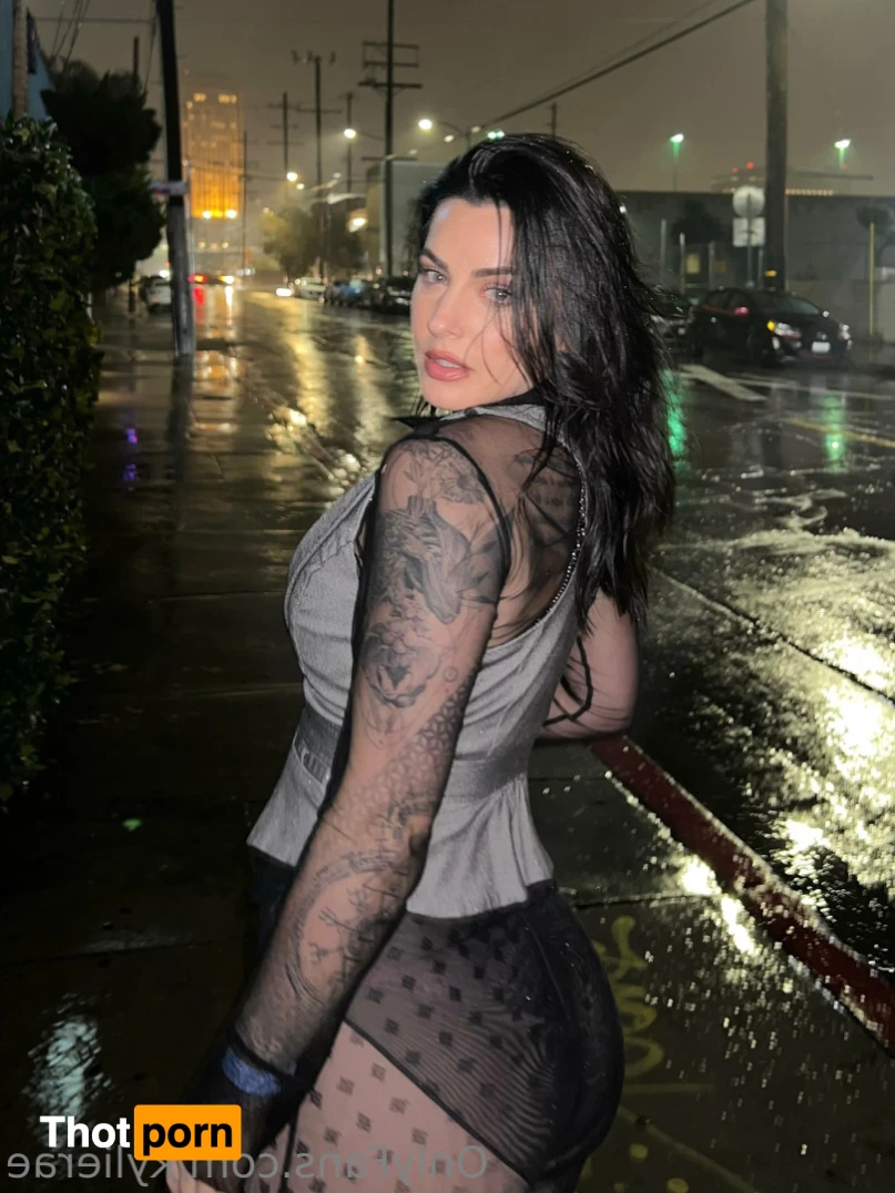 🦋 K Y L I E   R Δ E   H A L L 🦋 11158178