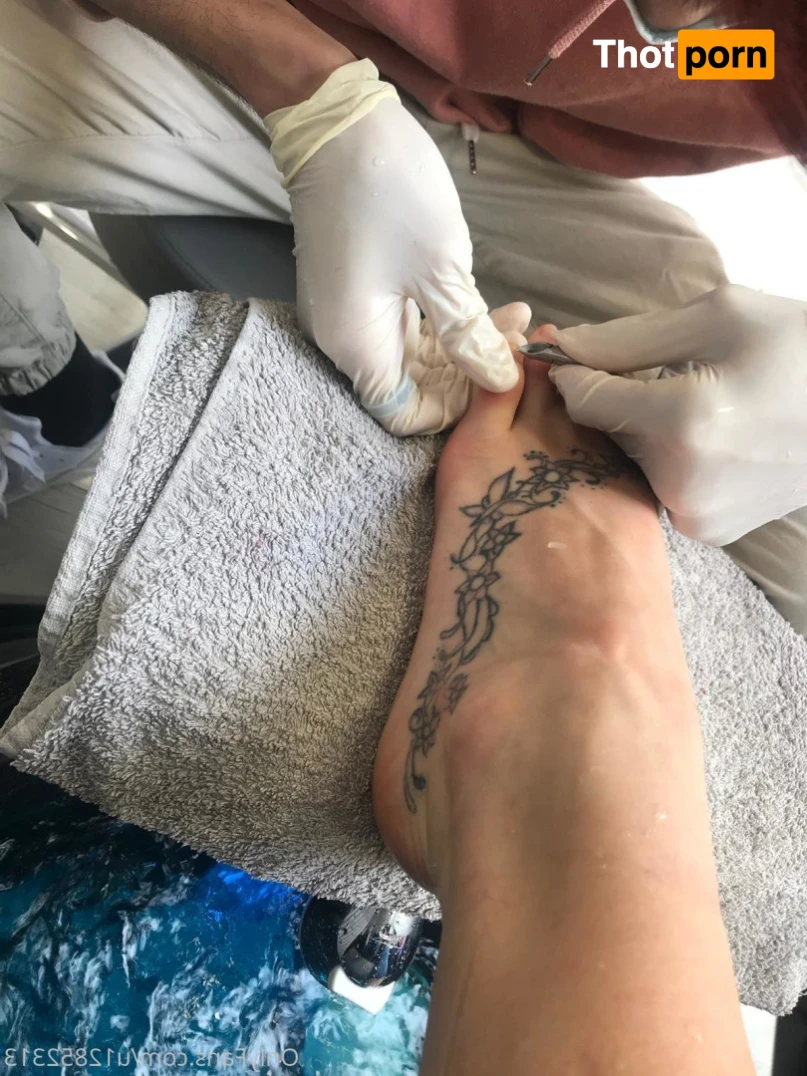 Mistress Tess 13821259