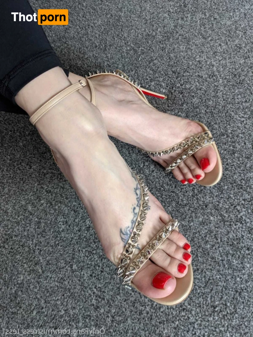 Mistress Tess 13894023