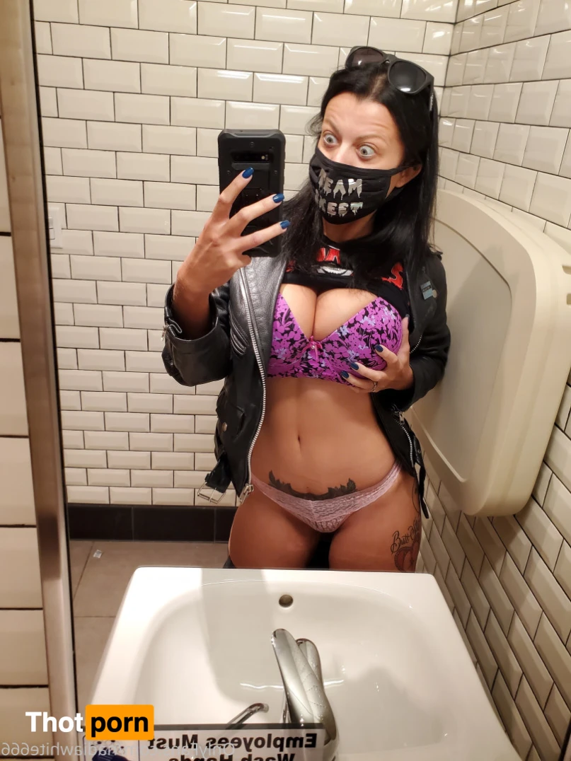 Nadia White 12844213