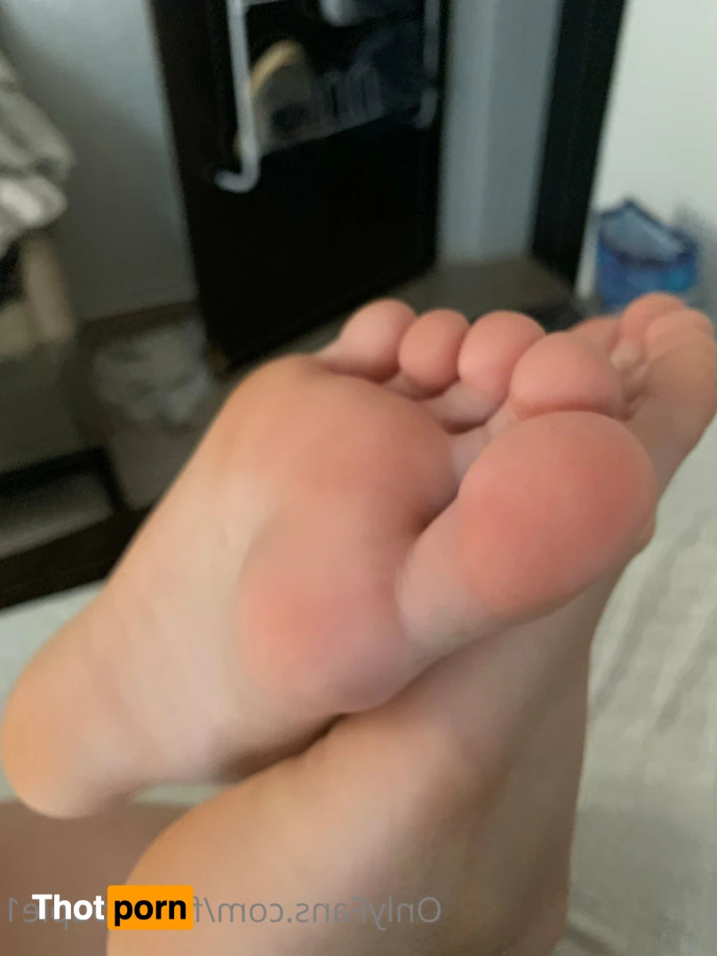 Ninnas Feet World 12664428