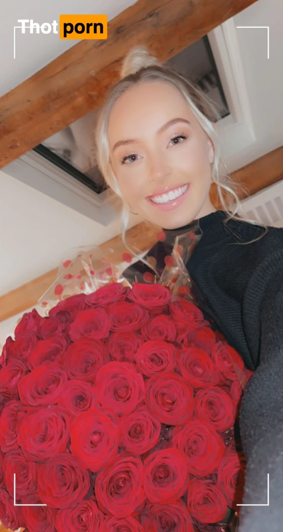 Mistress Cardi 12645539