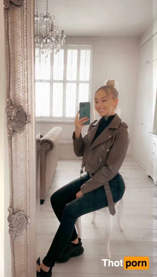 Mistress Cardi 12645748