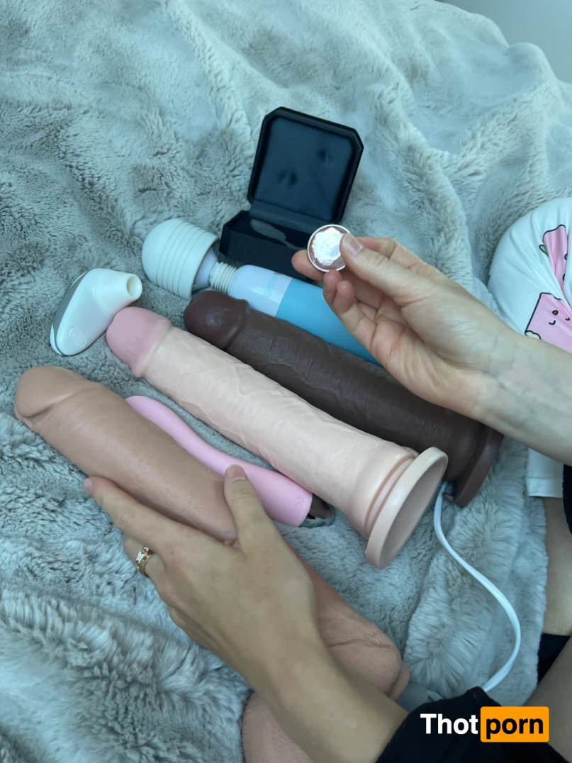 Mistress Cardi 12646021